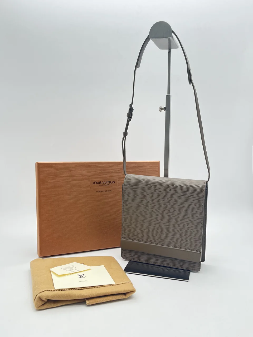 LV EPI SHOULDER BAG
