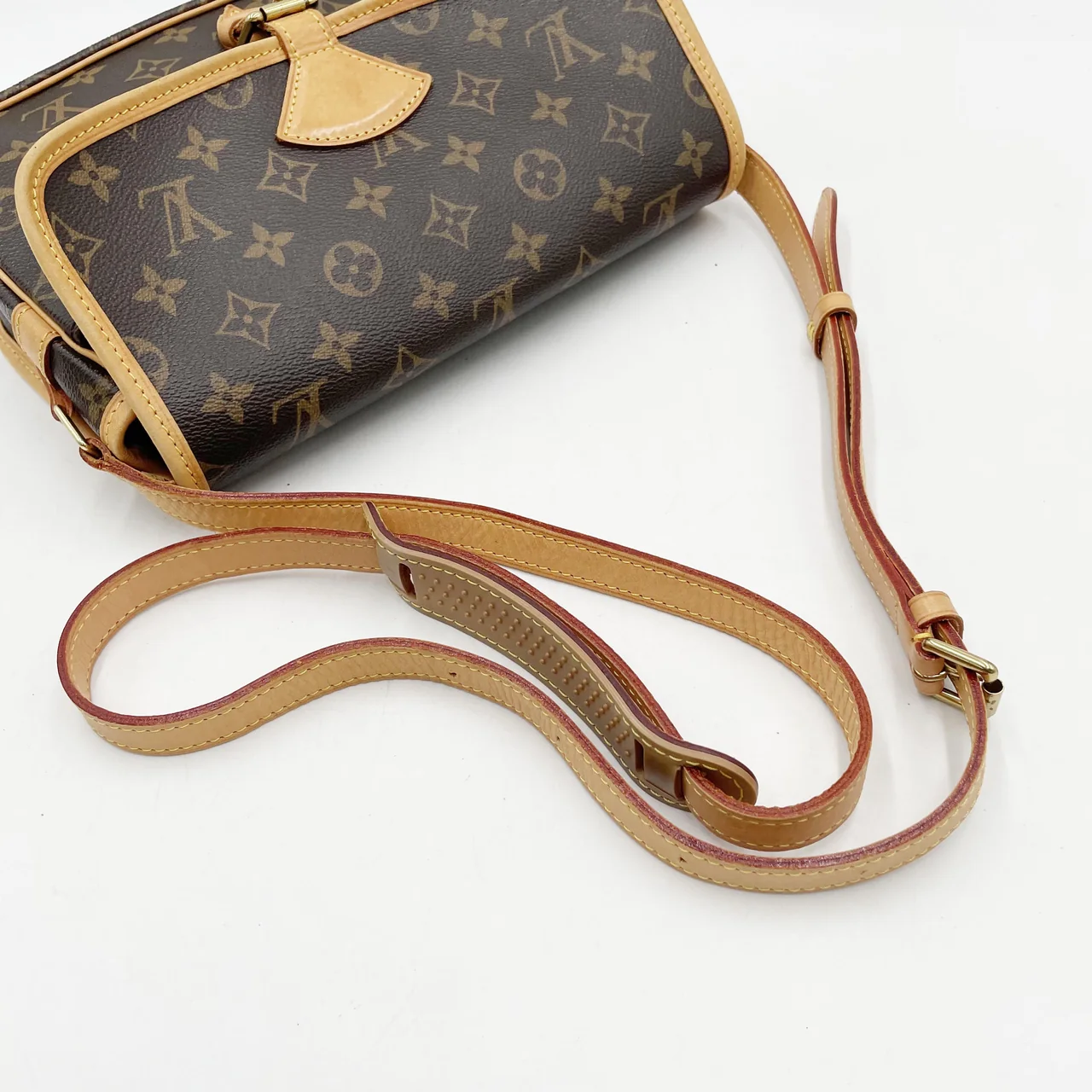 LV MONOGRAM SOLOGNE view 7