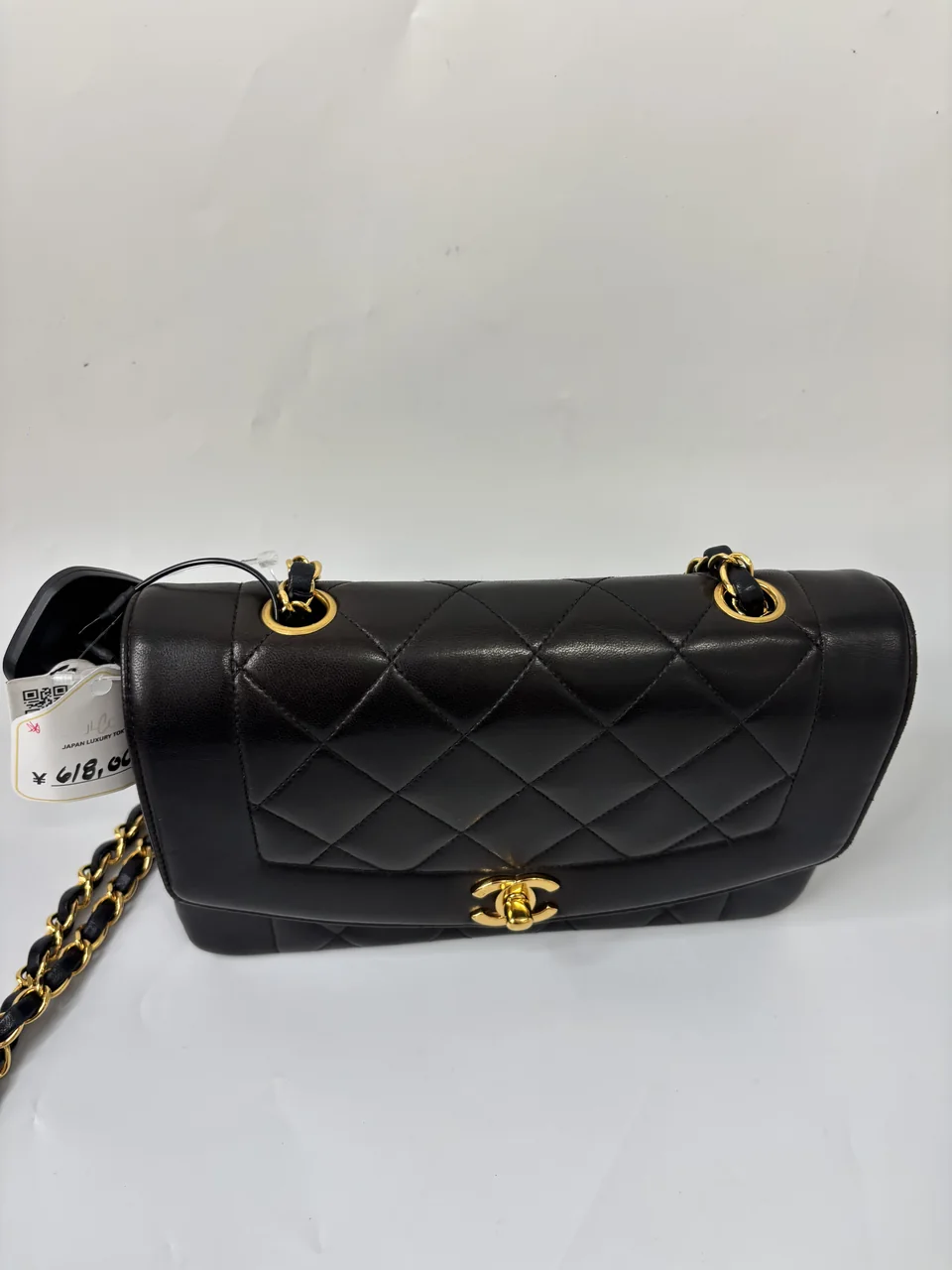 Chanel Diana 22 Matelasse Chain Shoulder Bag No. 4 hover