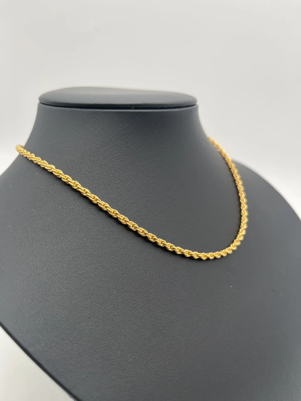 DIOR NECKLACE hover