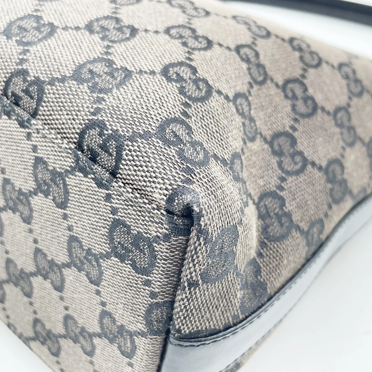 GUCCI GG CANVAS HANDBAG view 7