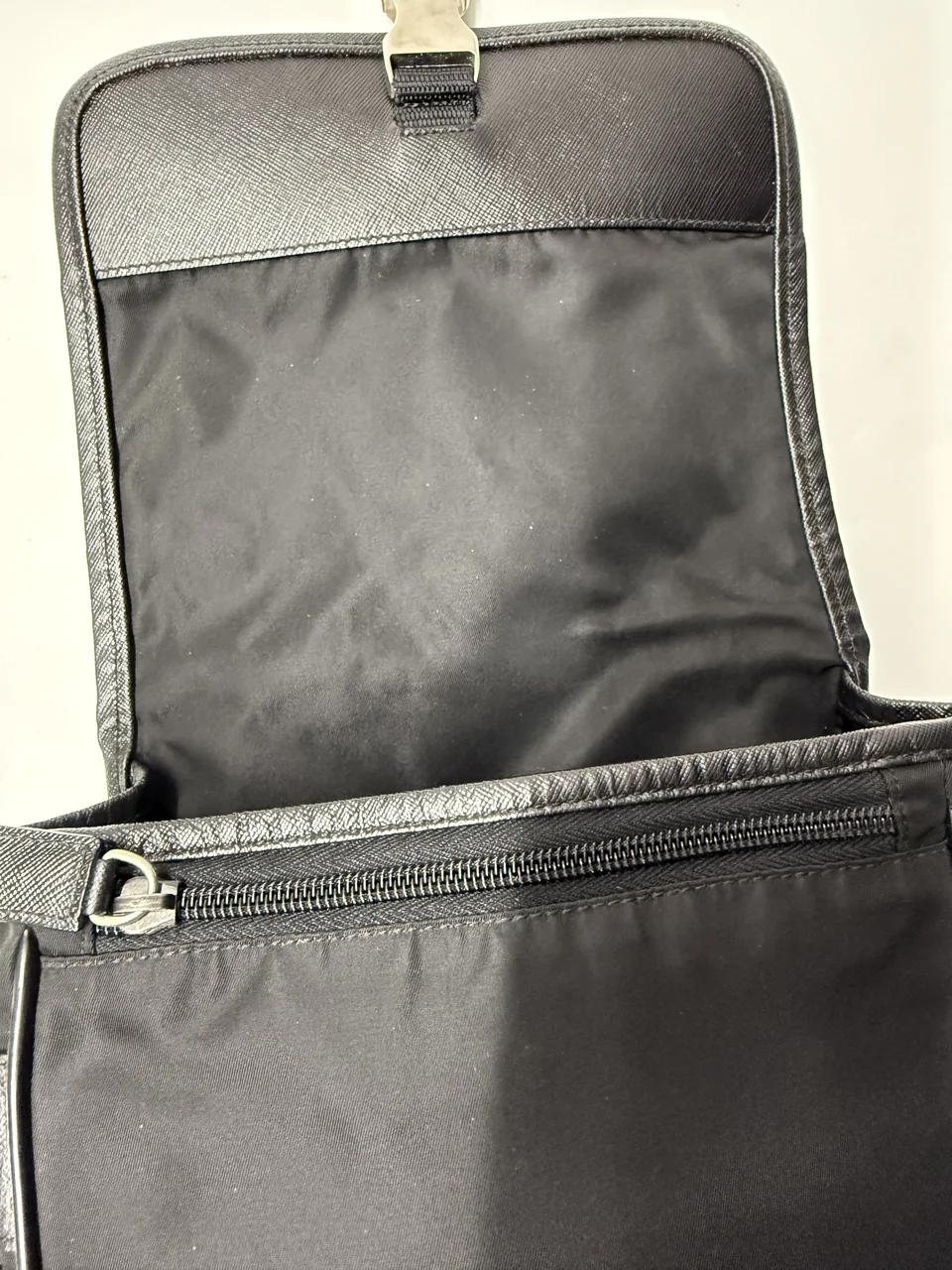 PRADA NYLON SHOULDER BAG (BLACK) view 7