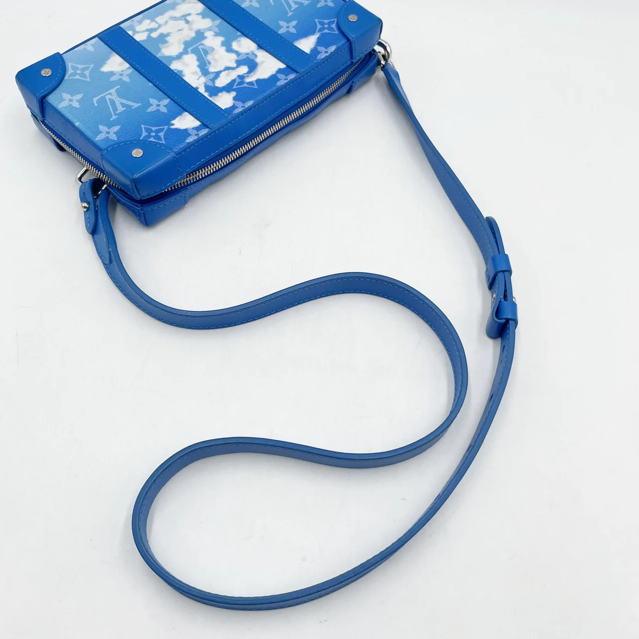 LV SOFT TRUNK WALLET (BLUE) view 6