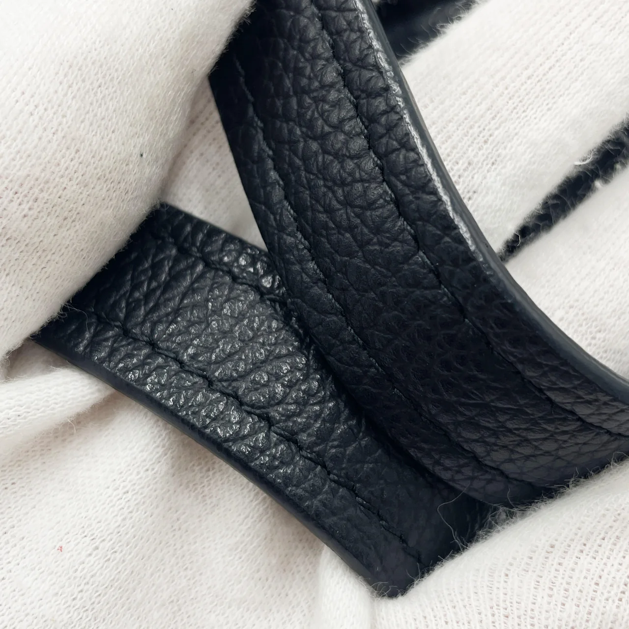 BALENCIAGA EVERYDAY XS view 10