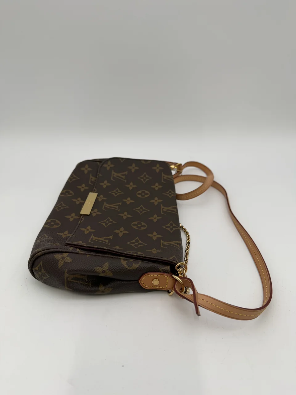 LV MONOGRAM FAVORITE MM view 4