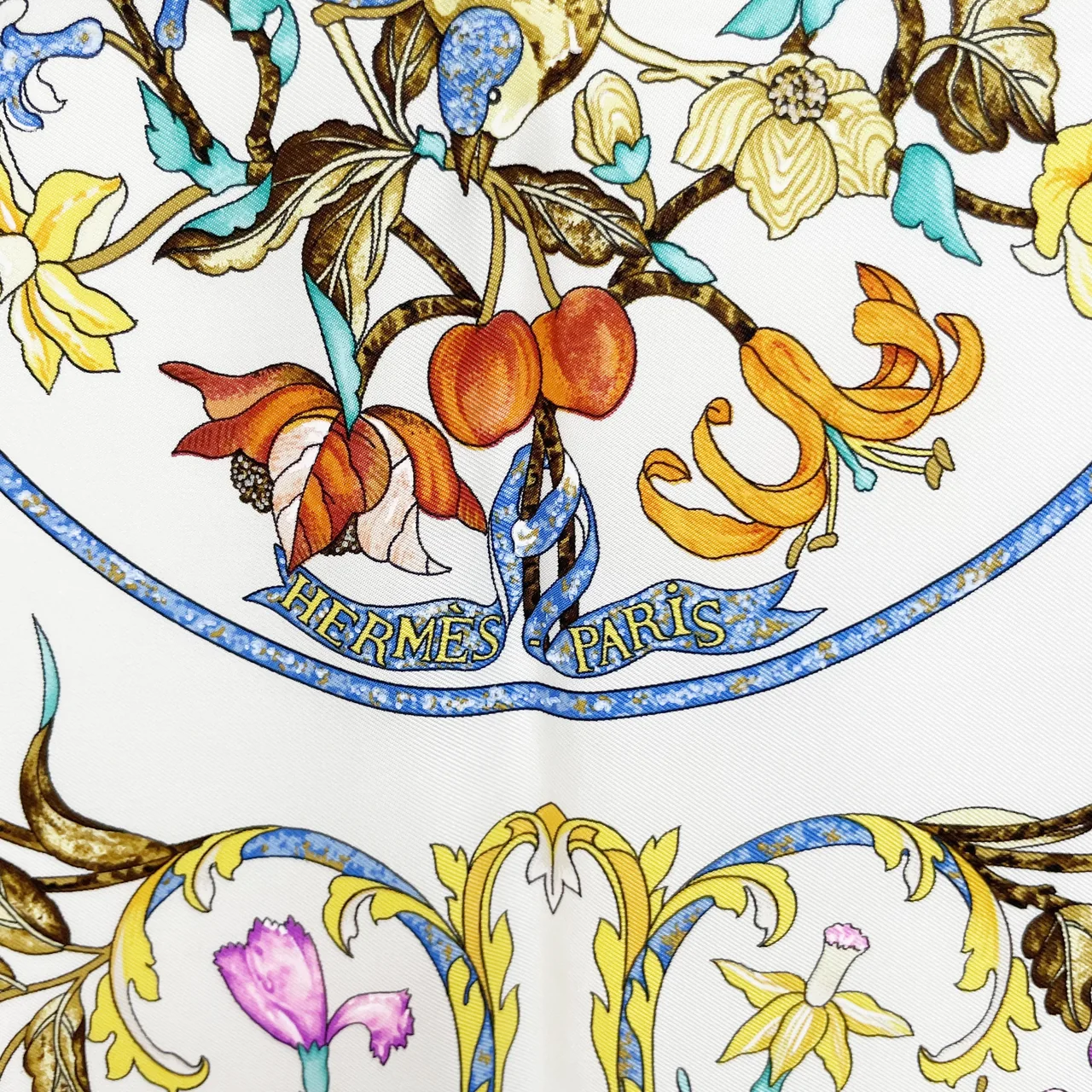 HERMES PIERRES D.ORIENT ET D'OCCIEDENT hover