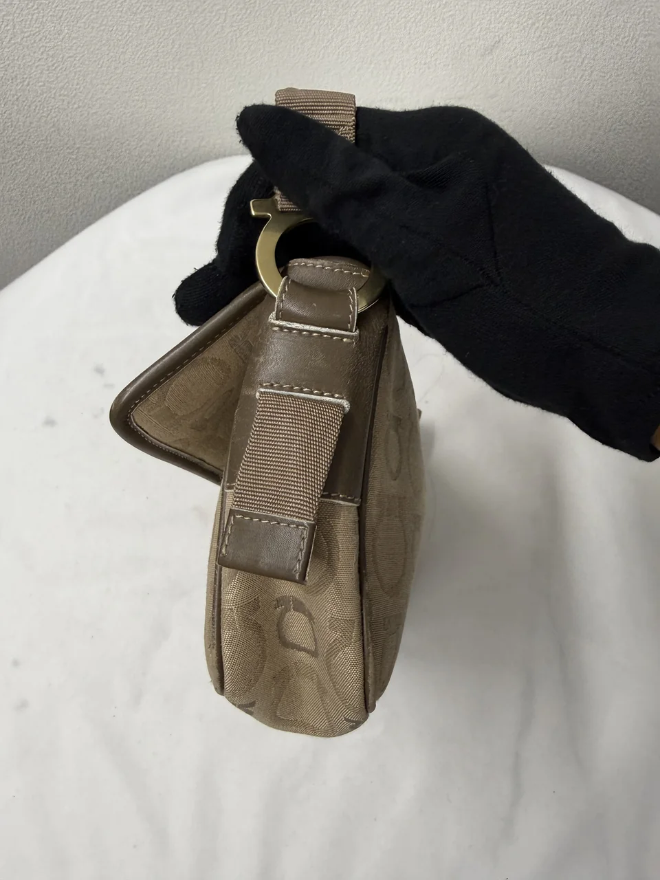 SALVATORE FERRAGAMO SHOULDER BAG view 5