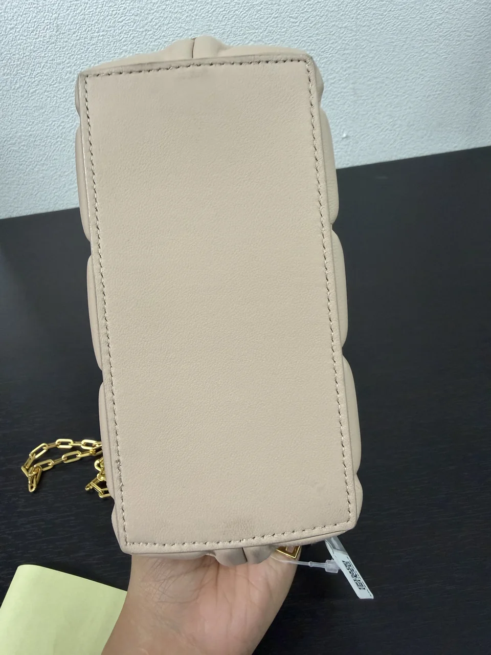 TG-58 398-10 BOTTEGA VENETA PATENET CHAIN SHOULDER BAG (BEIGE) view 6