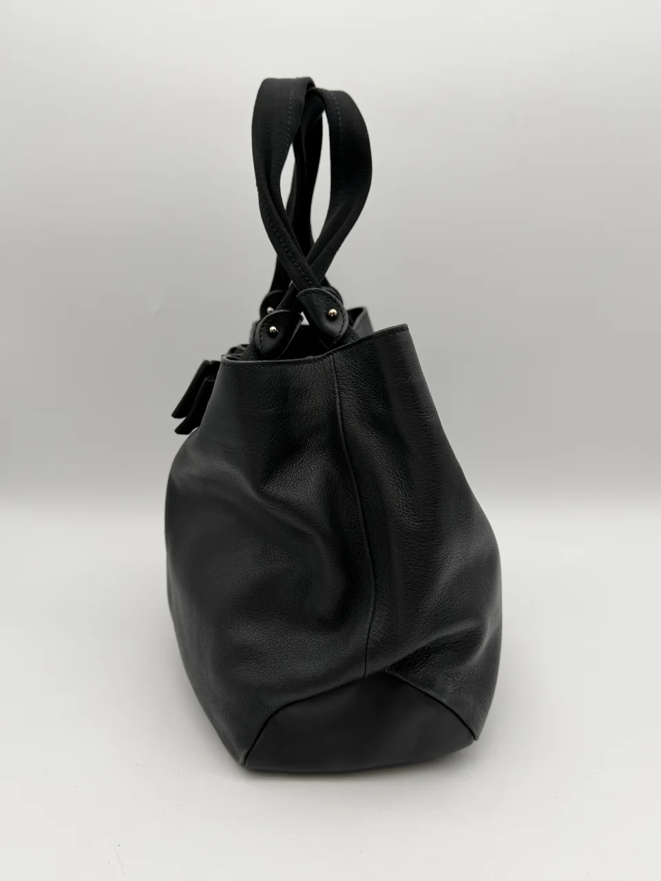 SALVATORE FERRAGAMO VARA RIBBON HANDBAG (BLACK) view 5