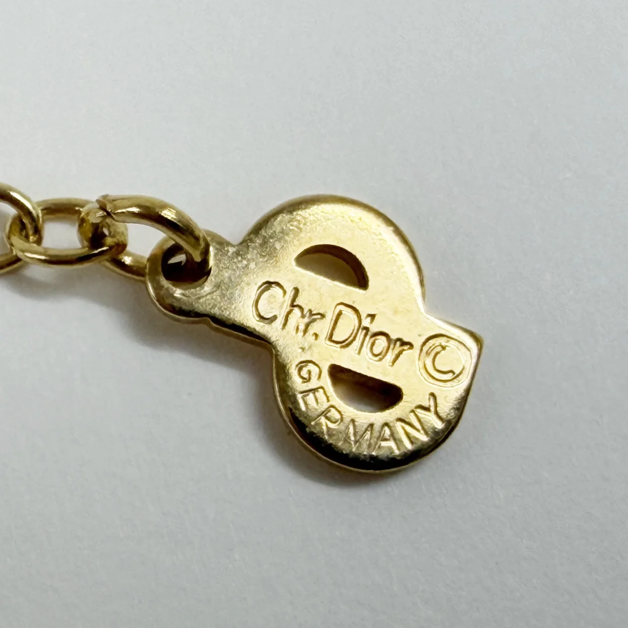DIOR LOGO TWIST CIRCLE NECKLACE view 6