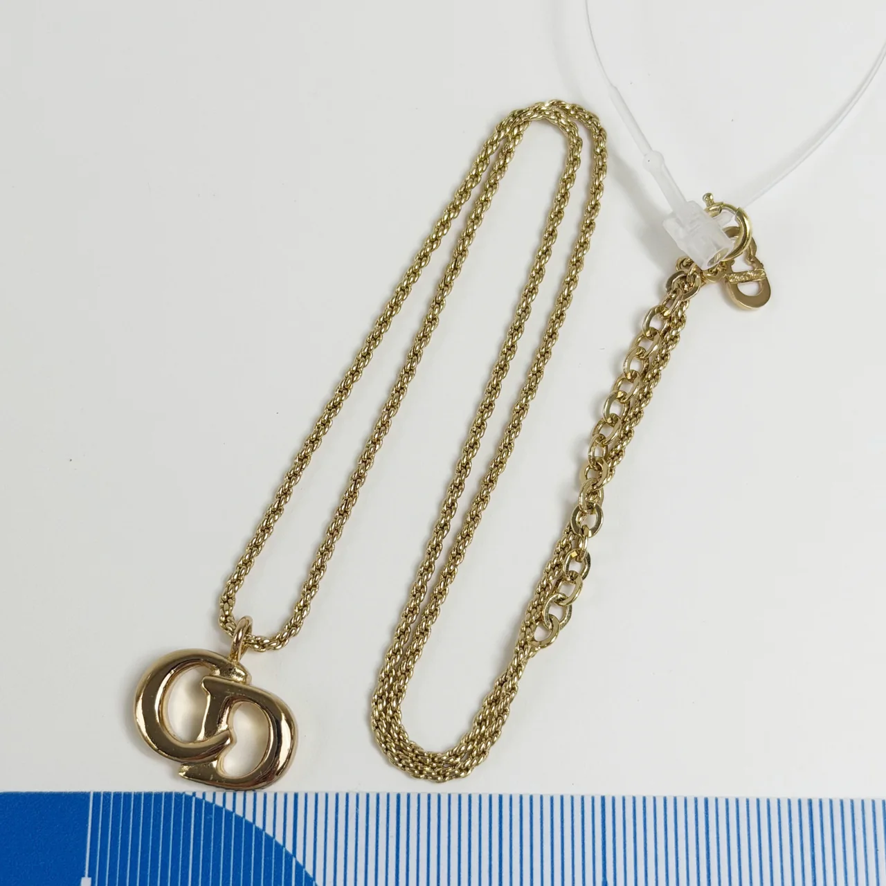 DIOR LOGO TWIST CIRCLE NECKLACE hover