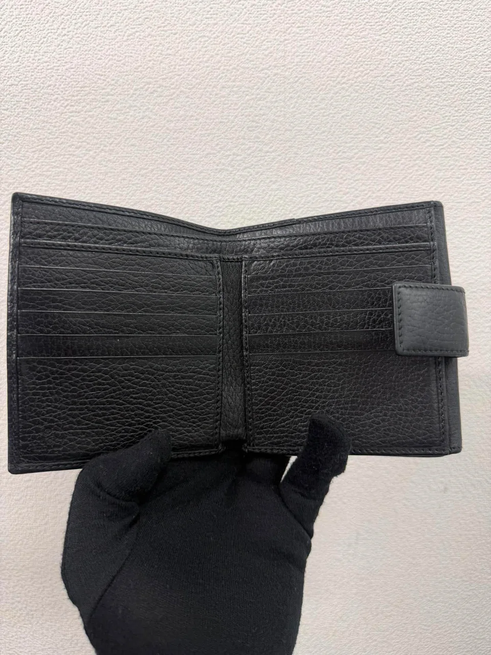 GUCCI DOUBLE HOOK WALLET view 4