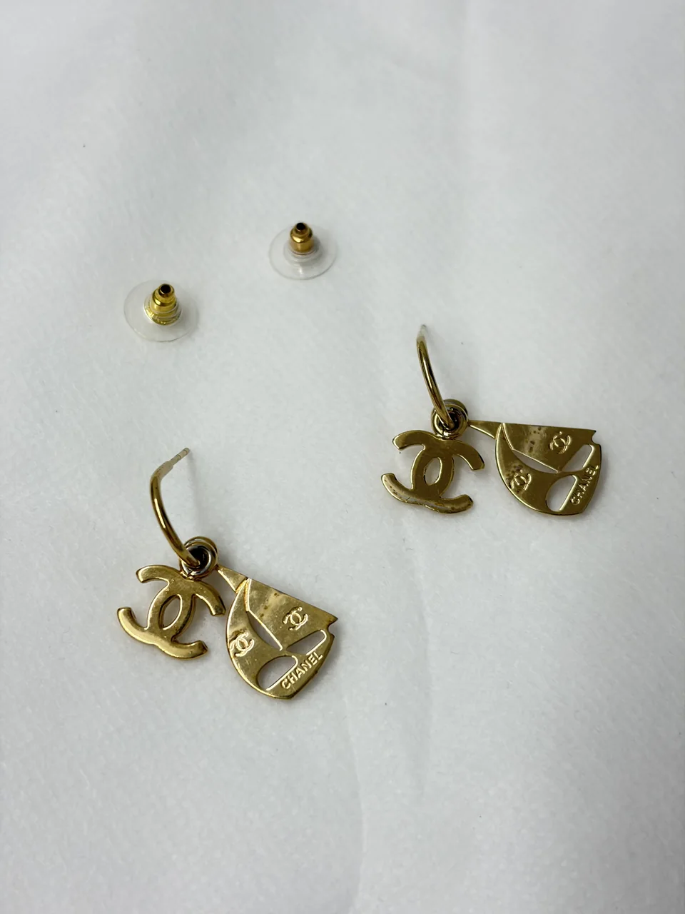 CHANEL EARRINGS hover