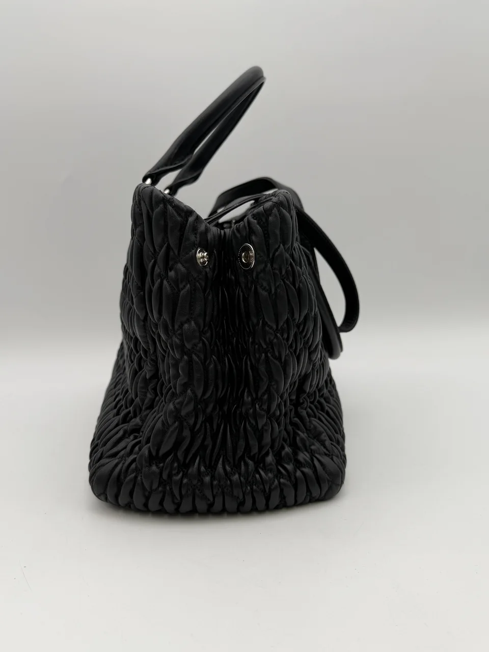 MIU MIU MATELASSE TWO-WAY BAG (BLACK) view 4