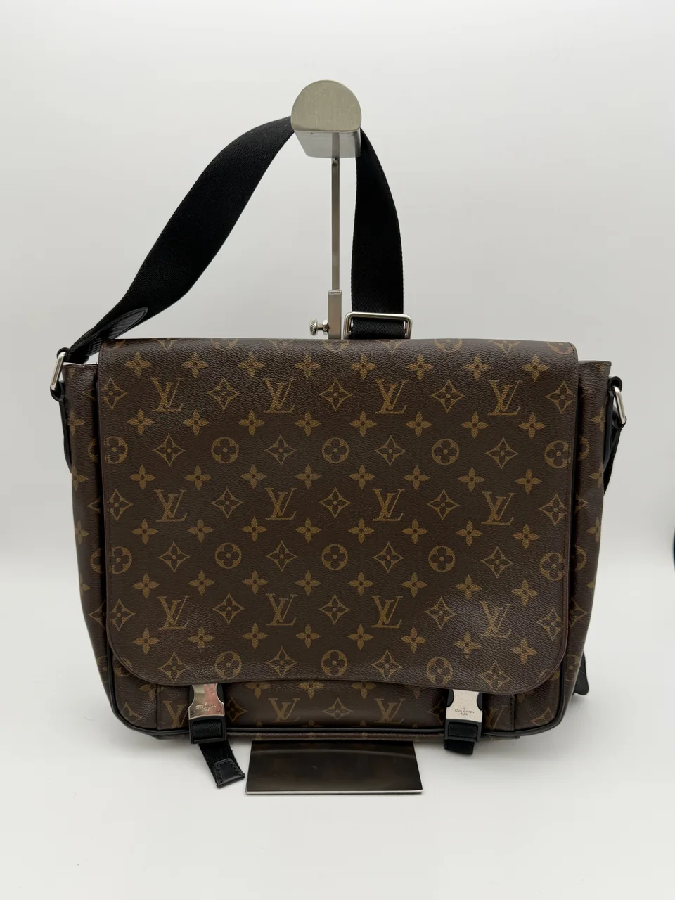 LV MONOGRAM MCARTHUR CLARENCE