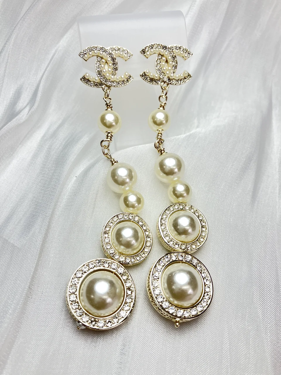CHANEL EARRINGS hover