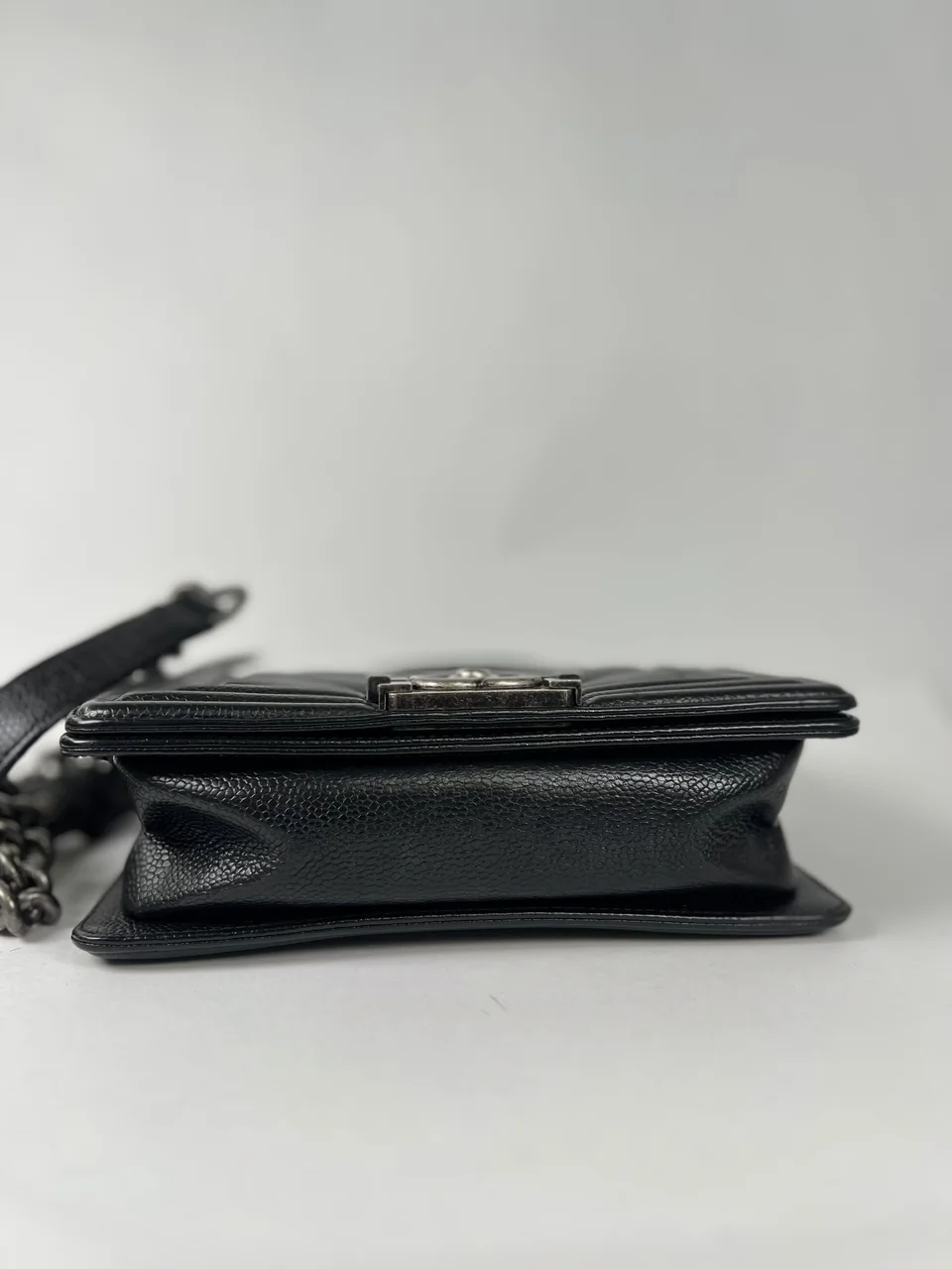 CHANEL CALF SKIN CHEVRON SHOULDER BAG (28 SERIAL CODE) view 12