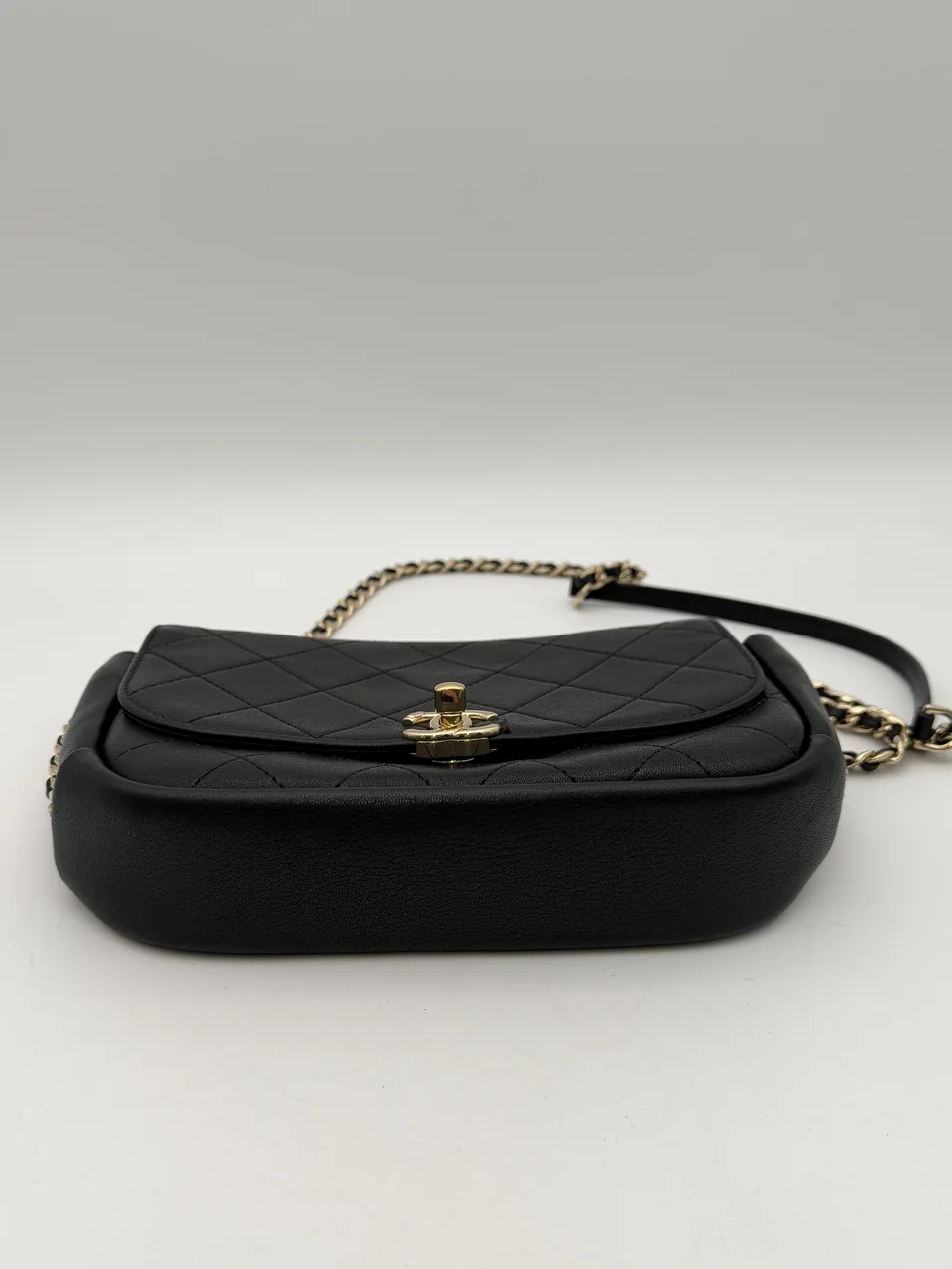 CHANEL CALF SKIN CHAIN SHOULDER BAG (26 SERIAL CODE) view 6