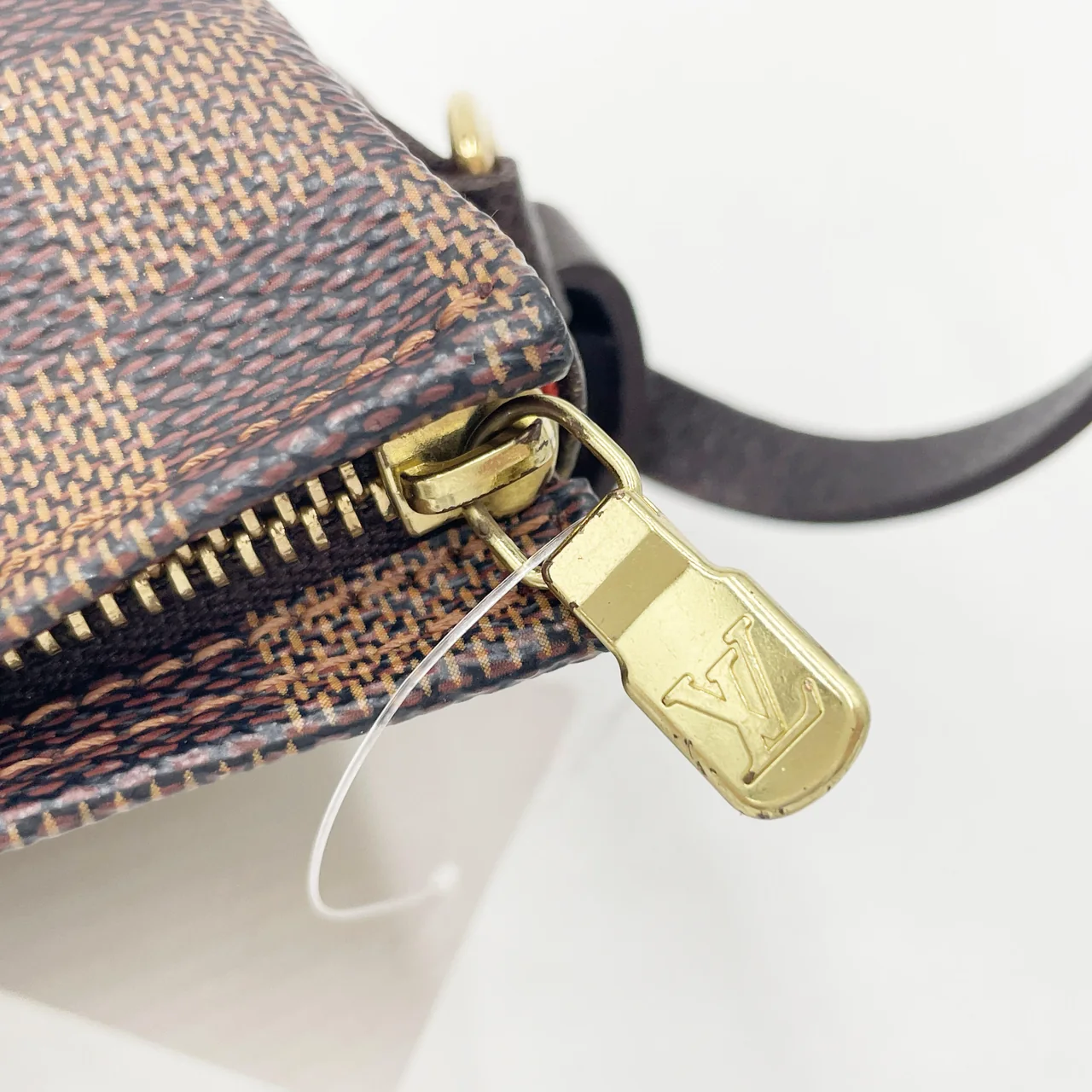 LV DAMIER TROUSSE MAKEUP view 7