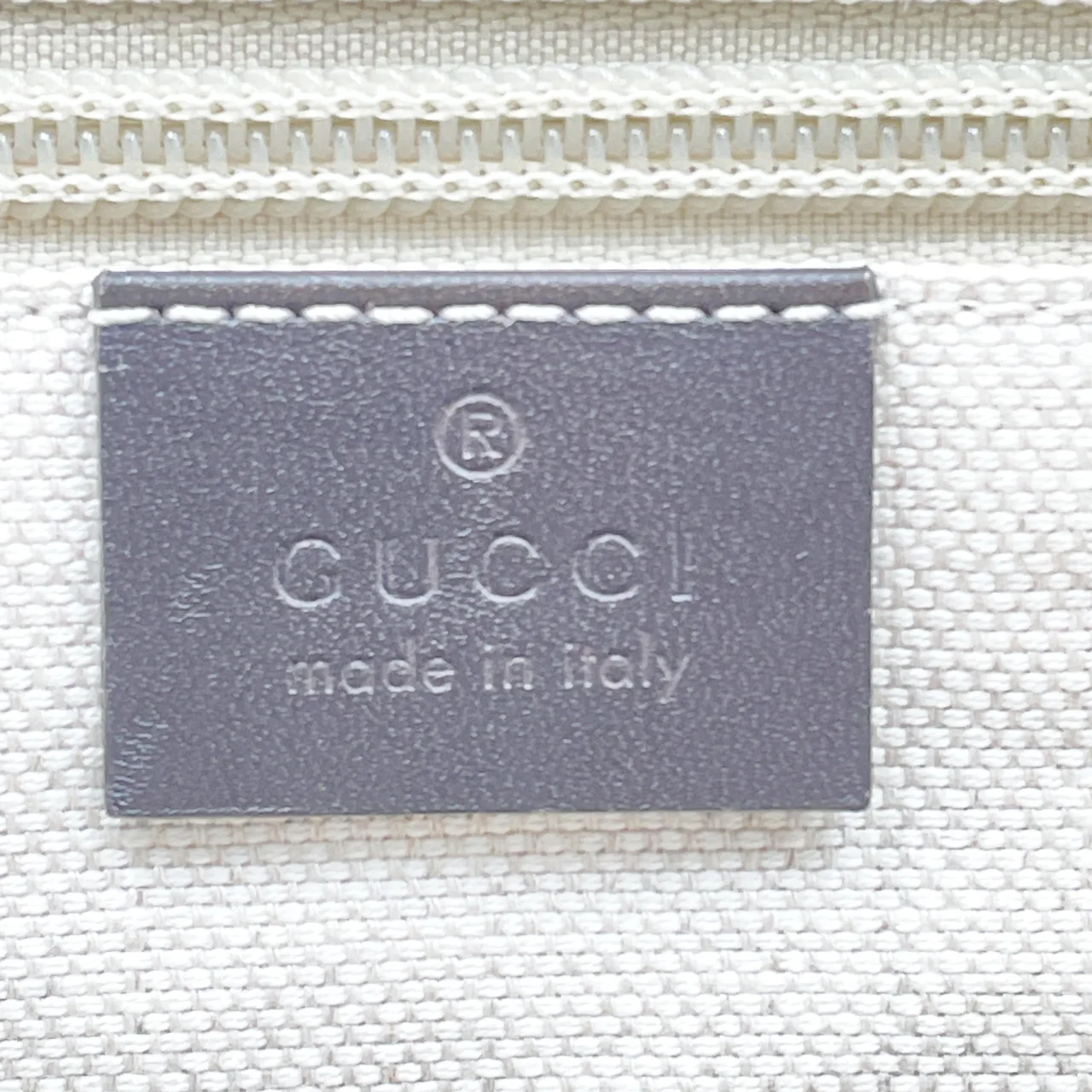 GUCCI GG SUPREME TOTE BAG (BEIGE) view 10