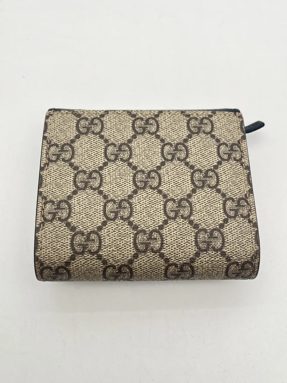 GUCCI GG MARMONT MEDIUM WALLET (BLACK BEIGE) hover