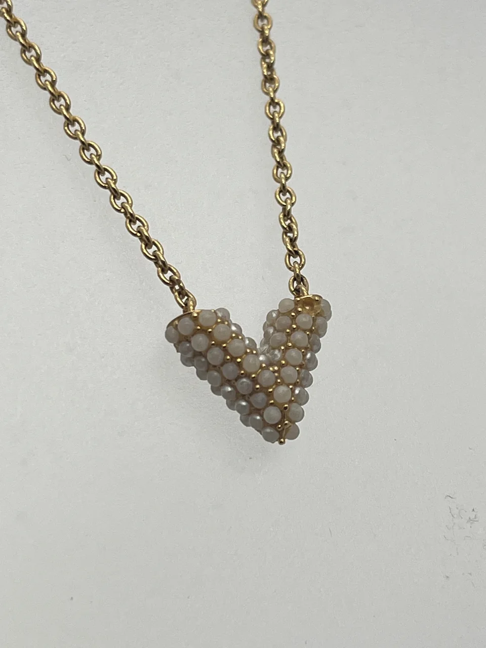 LV ESSENTIAL V NECKLACE view 4