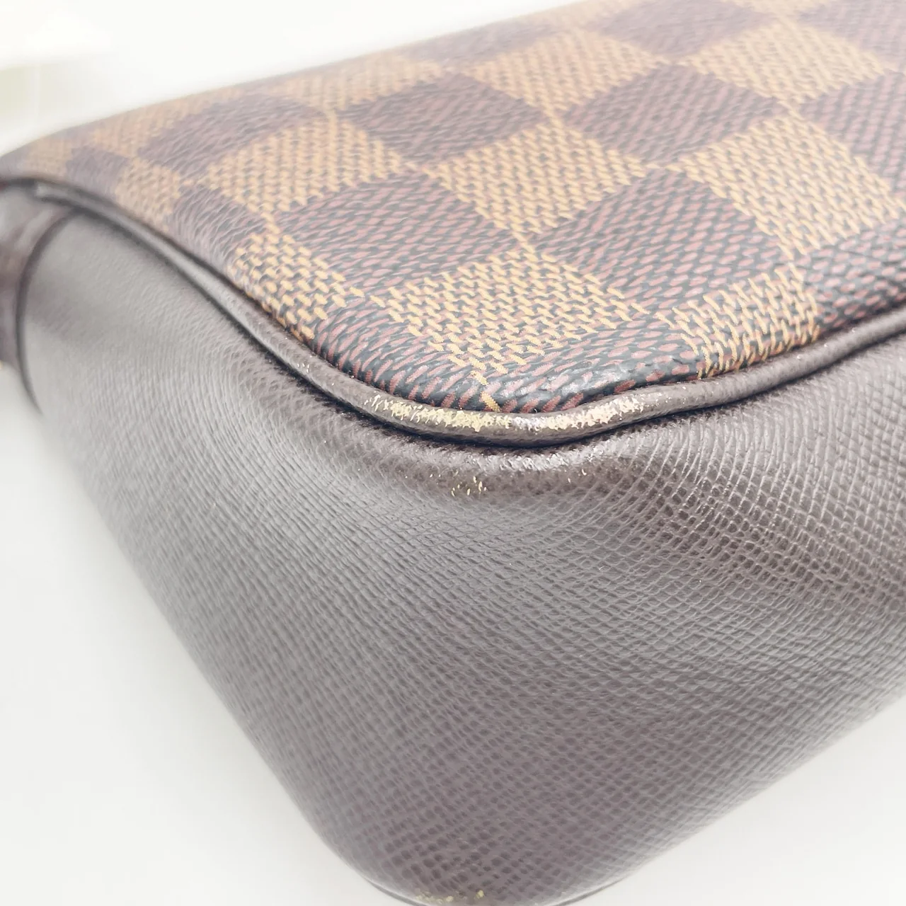 LV DAMIER TROUSSE MAKEUP view 4