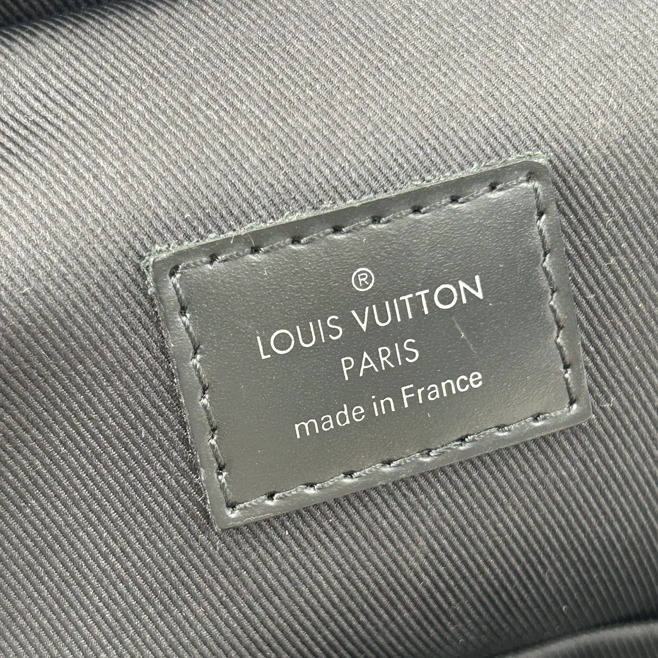 LV DAMIER GRAPHITE PIXEL AVENUE view 9