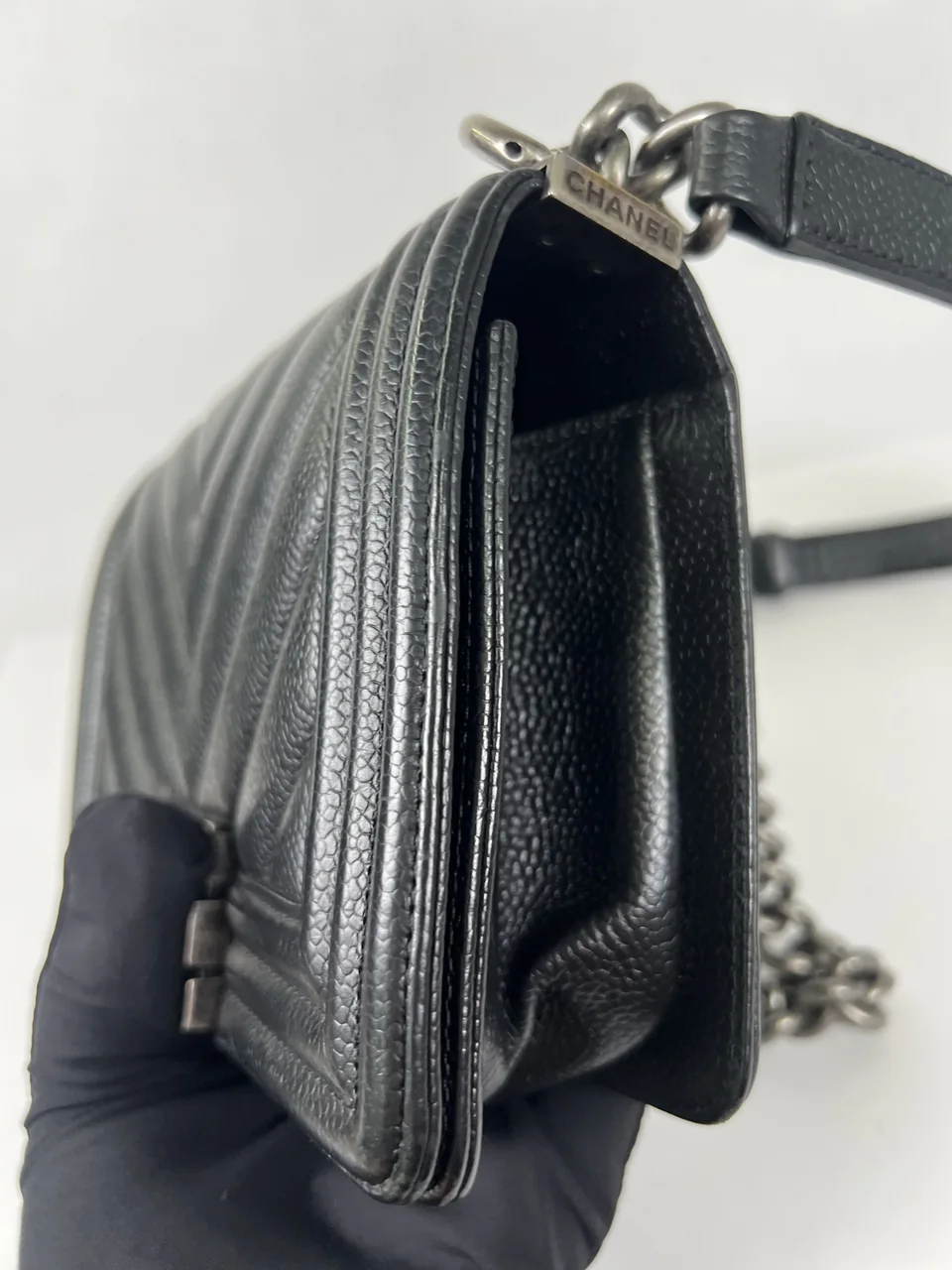 CHANEL CALF SKIN CHEVRON SHOULDER BAG (28 SERIAL CODE) view 9
