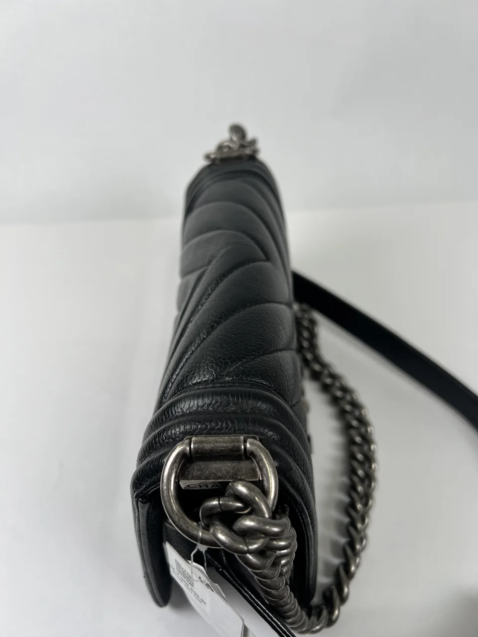 CHANEL CALF SKIN CHEVRON SHOULDER BAG (28 SERIAL CODE) view 4