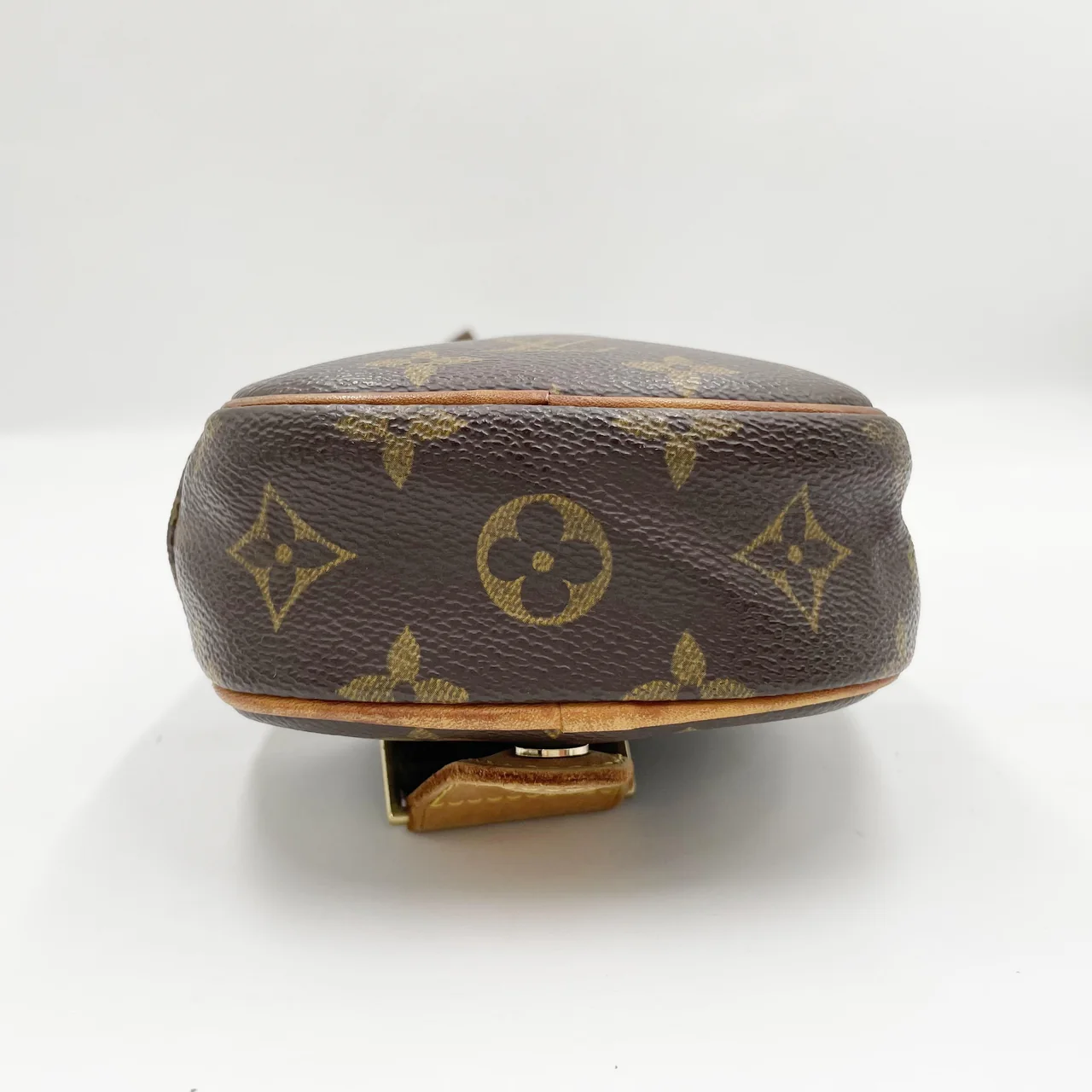 LV MONOGRAM POCHETTE GANGE view 3