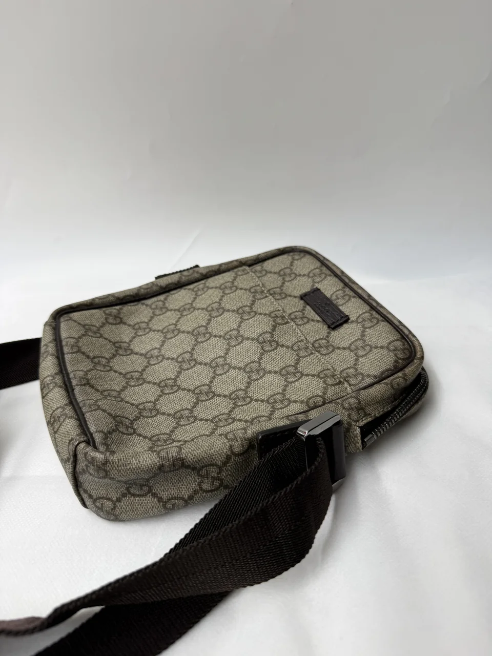 GUCCI GG SUPREME SHOULDER BAG view 10