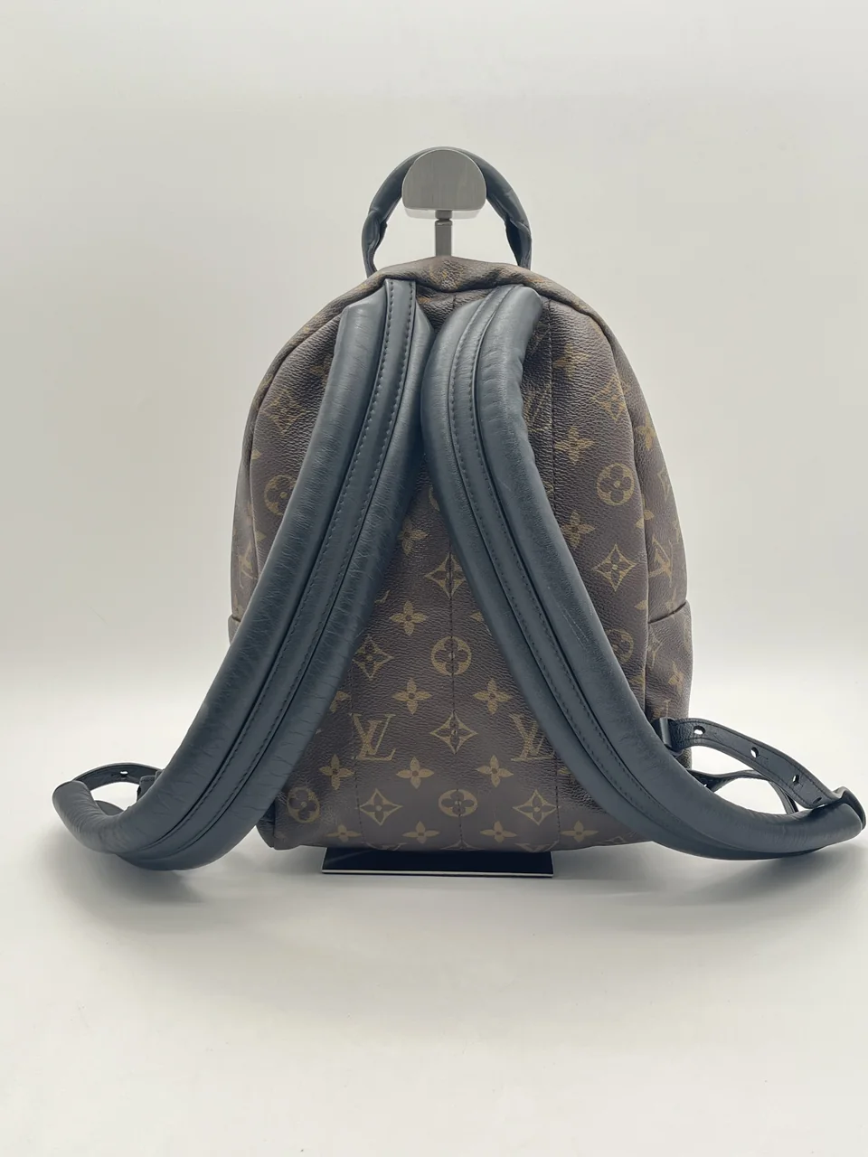 LV M44870 BACKPACK hover