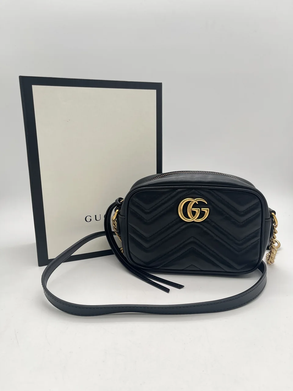 GUCCI GG ARMONT CHAIN SHOULDER BAG (BLACK)