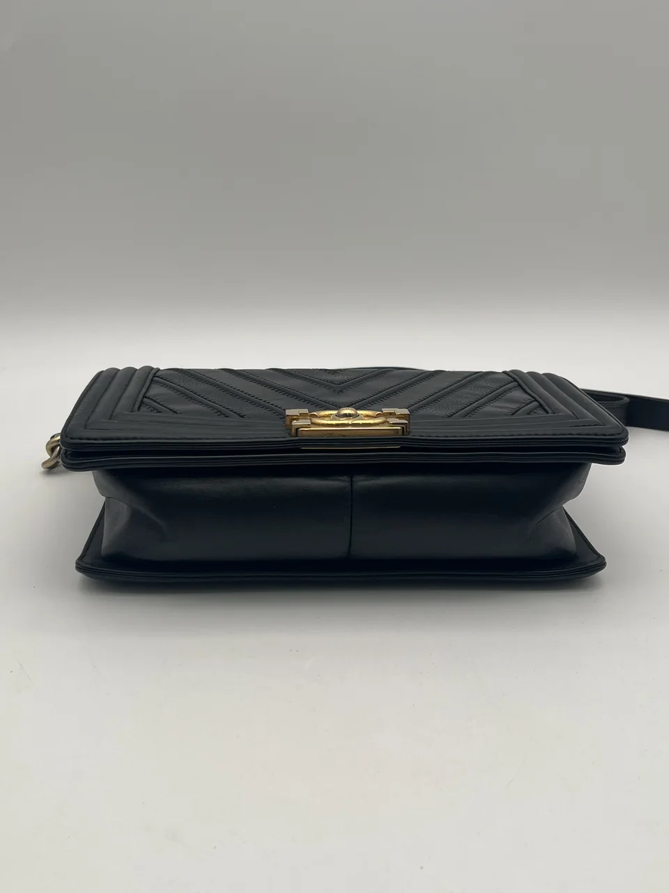 CHANEL LAMB SKIN LE BOY (22 SERIAL CODE) view 3