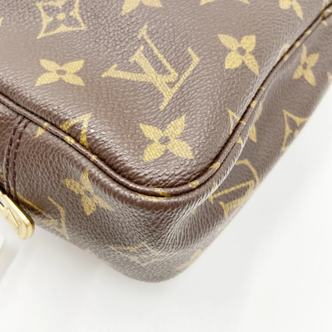 LV MONOGRAM TROUSSE TOILETTE 23 view 4
