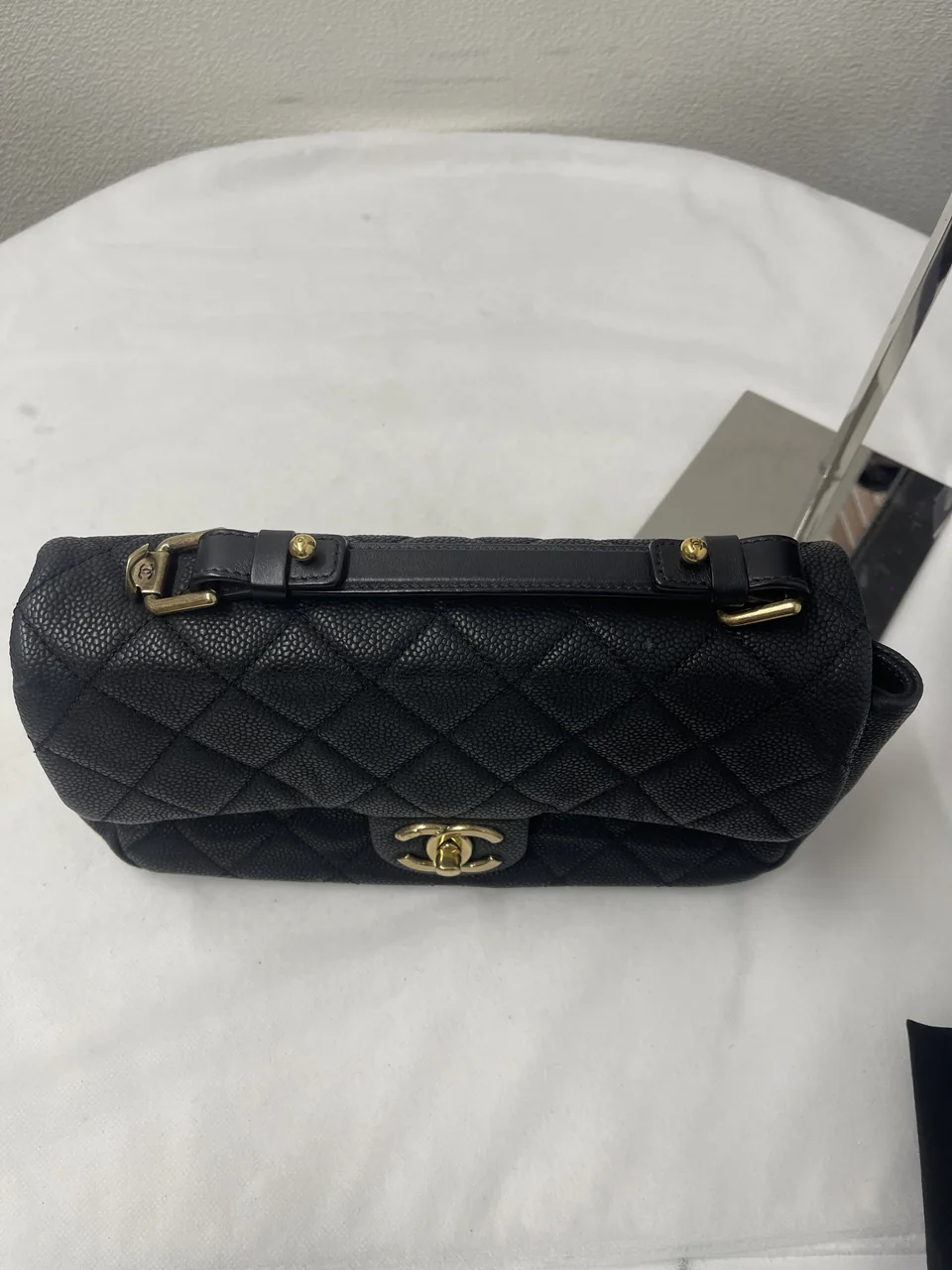 CHANEL CAVIAR MATELASSE HAND BAG (17 SERIAL CODE) view 6