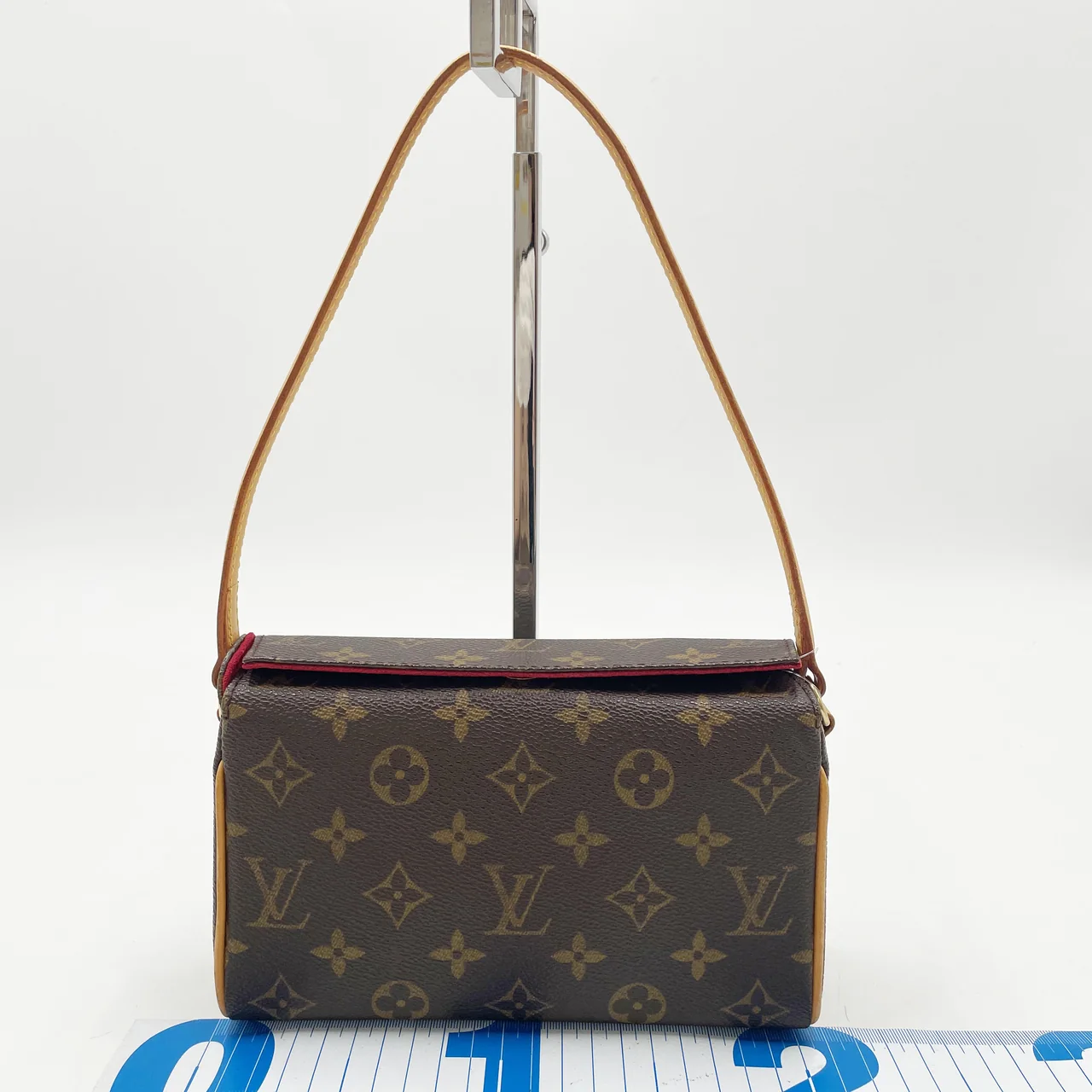 LV MONOGRAM RECITAL
