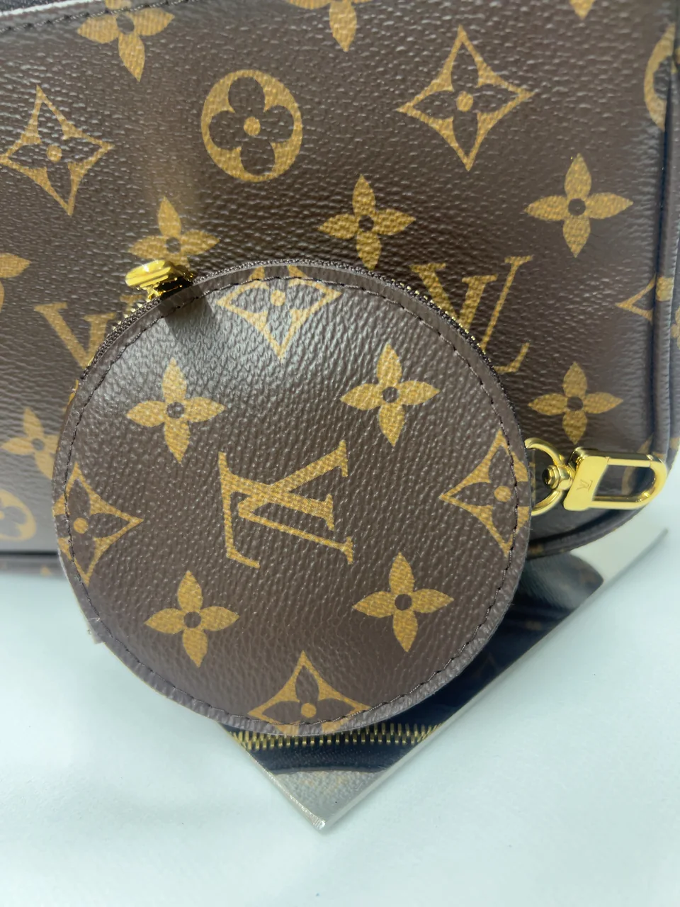 LV MONOGRAM M44813 view 8