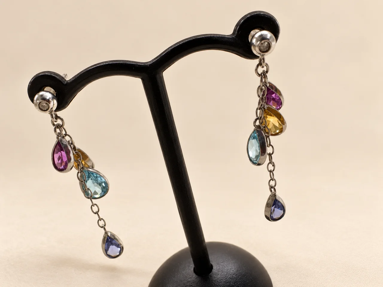 K18WG MULTISTONE EARRINGS FD0.01CT*2 1.32G