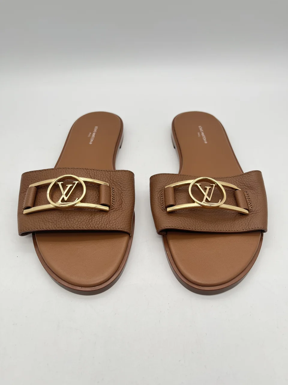 LV LOCK IT FLAT MULE (SIZE 39 1/2 - BRAND NEW)