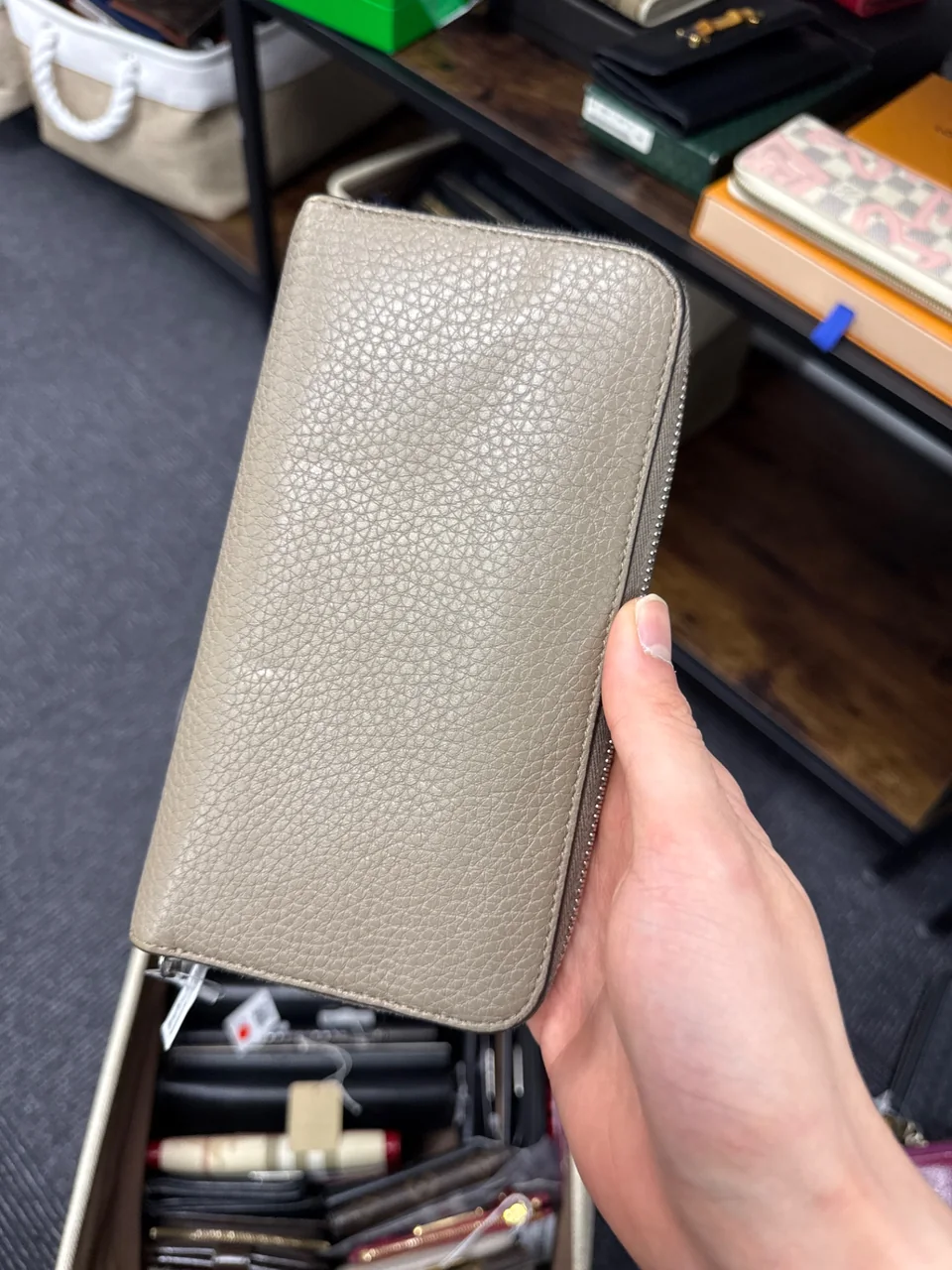 FENDI ROUND FASTENER LONG WALLET hover