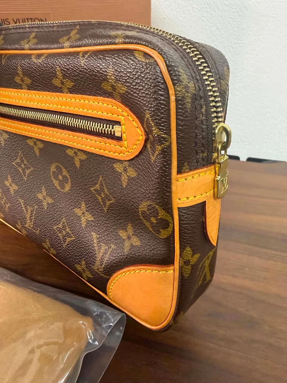 LV SECOND BAG view 11