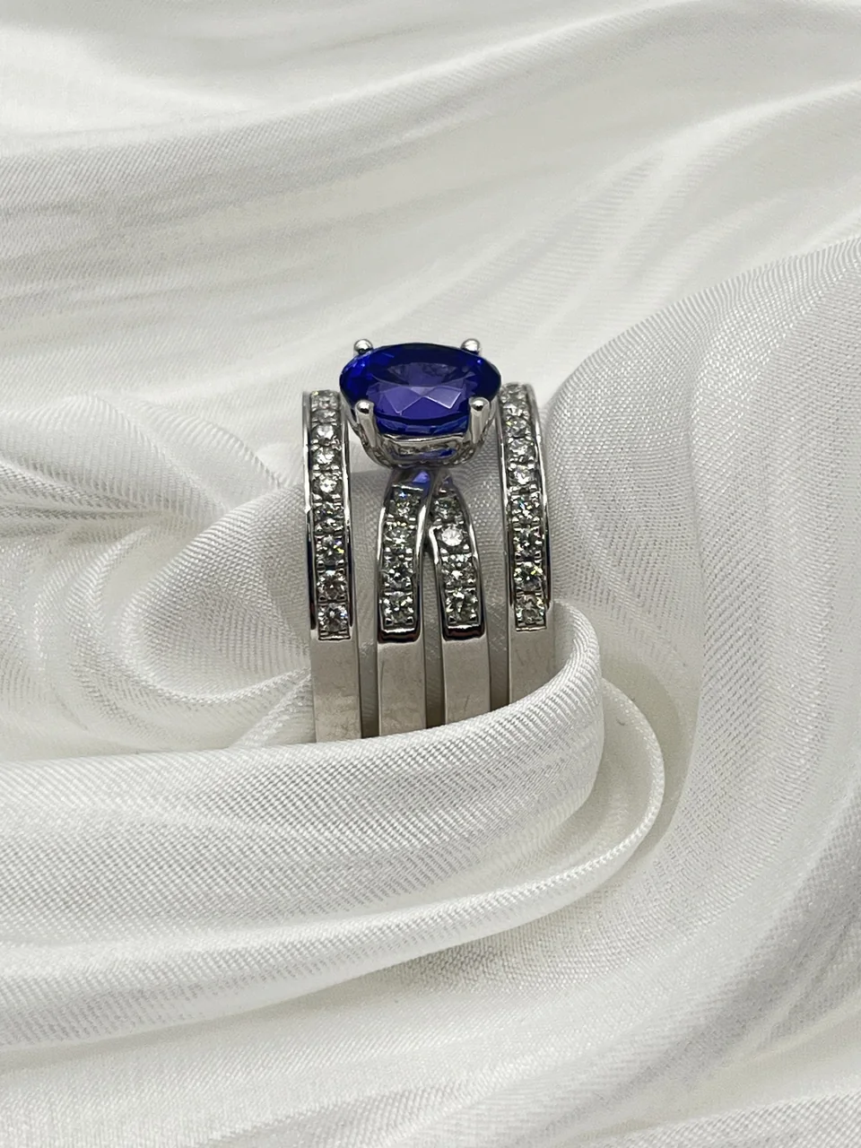 PT950 TANZANITE RING 2.6CTS 19G view 5