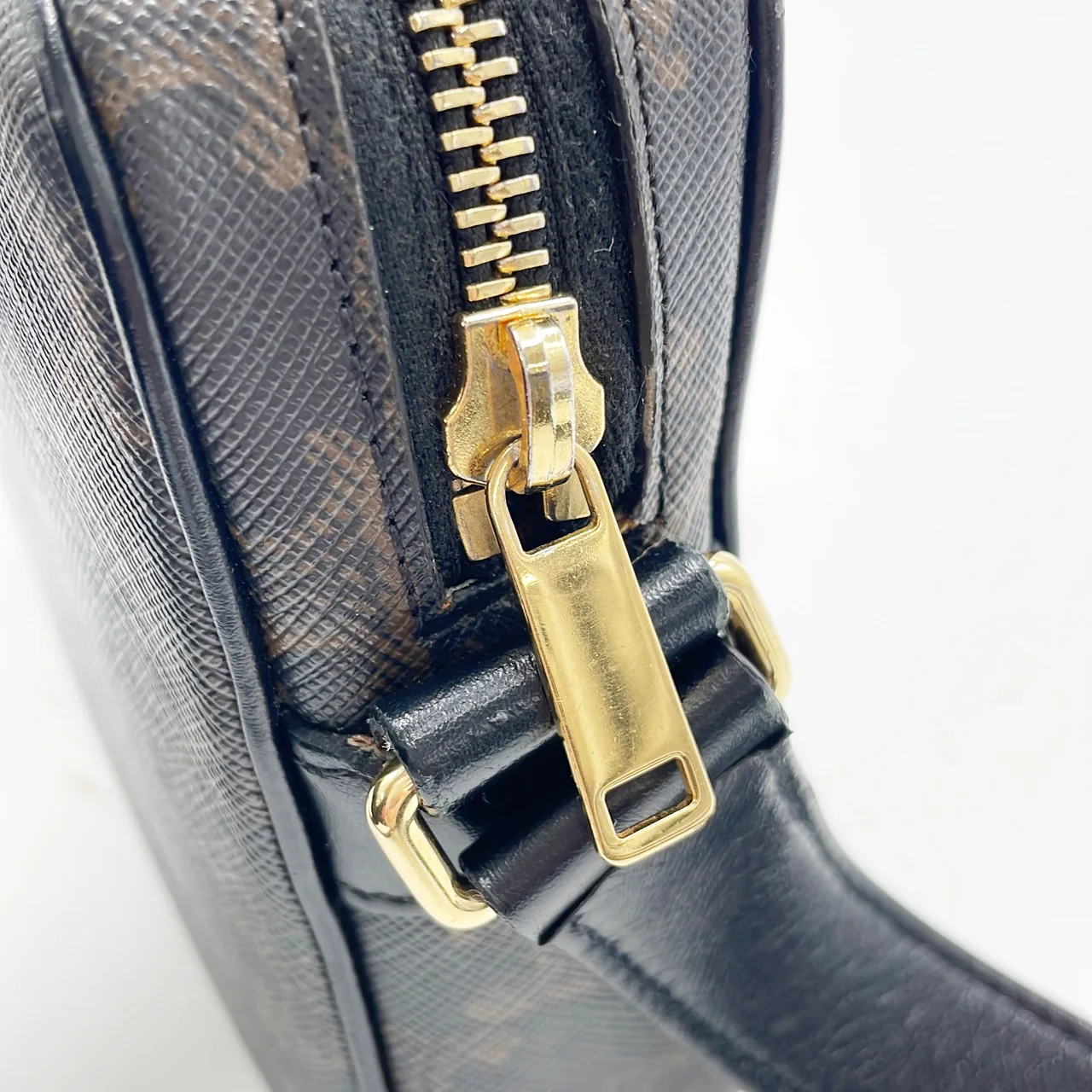CELINE TRIOMPHE MESSENGER BAG view 6