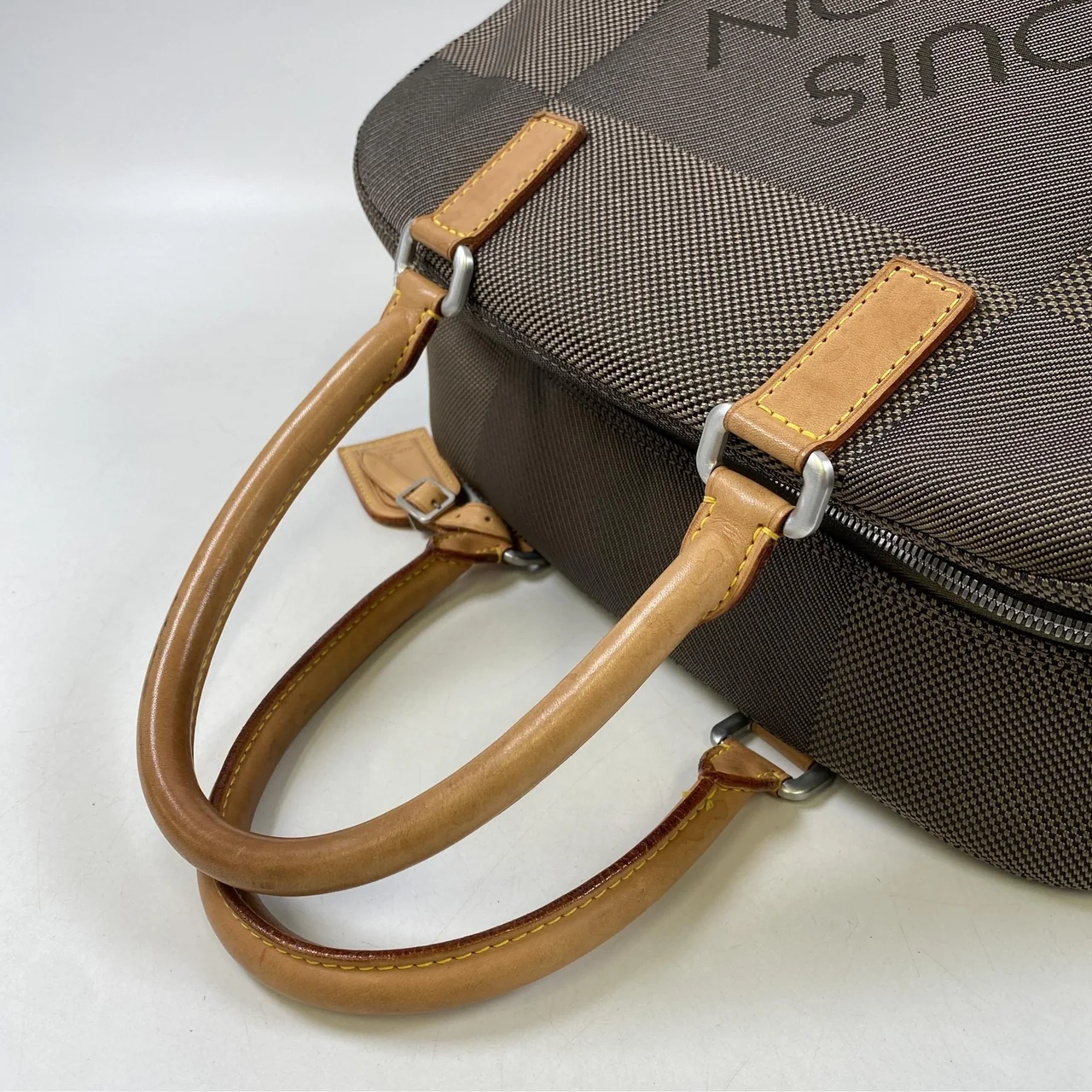 LV DAMIER JEANT AVENTURIER view 14