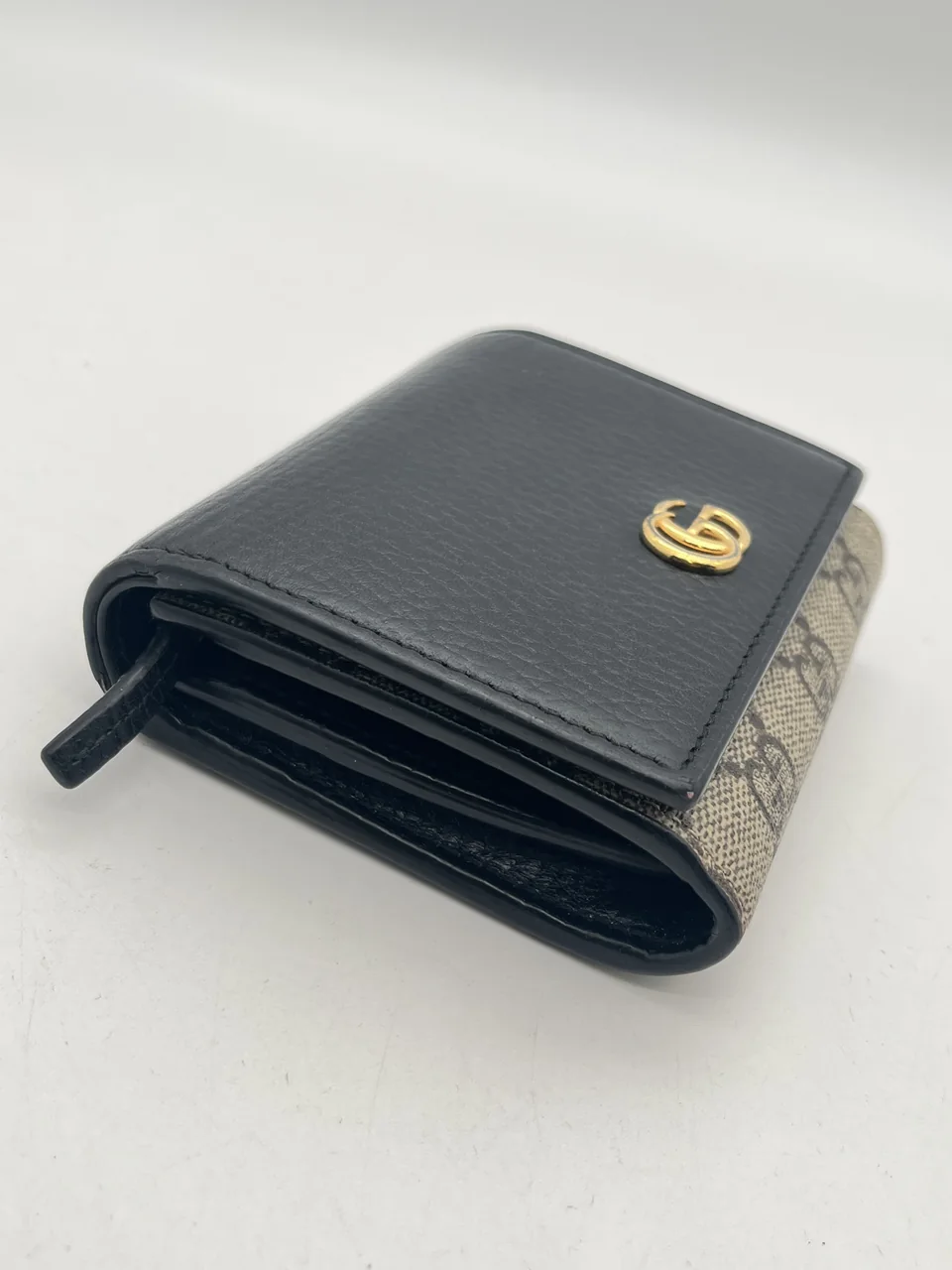 GUCCI GG MARMONT MEDIUM WALLET (BLACK BEIGE) view 4