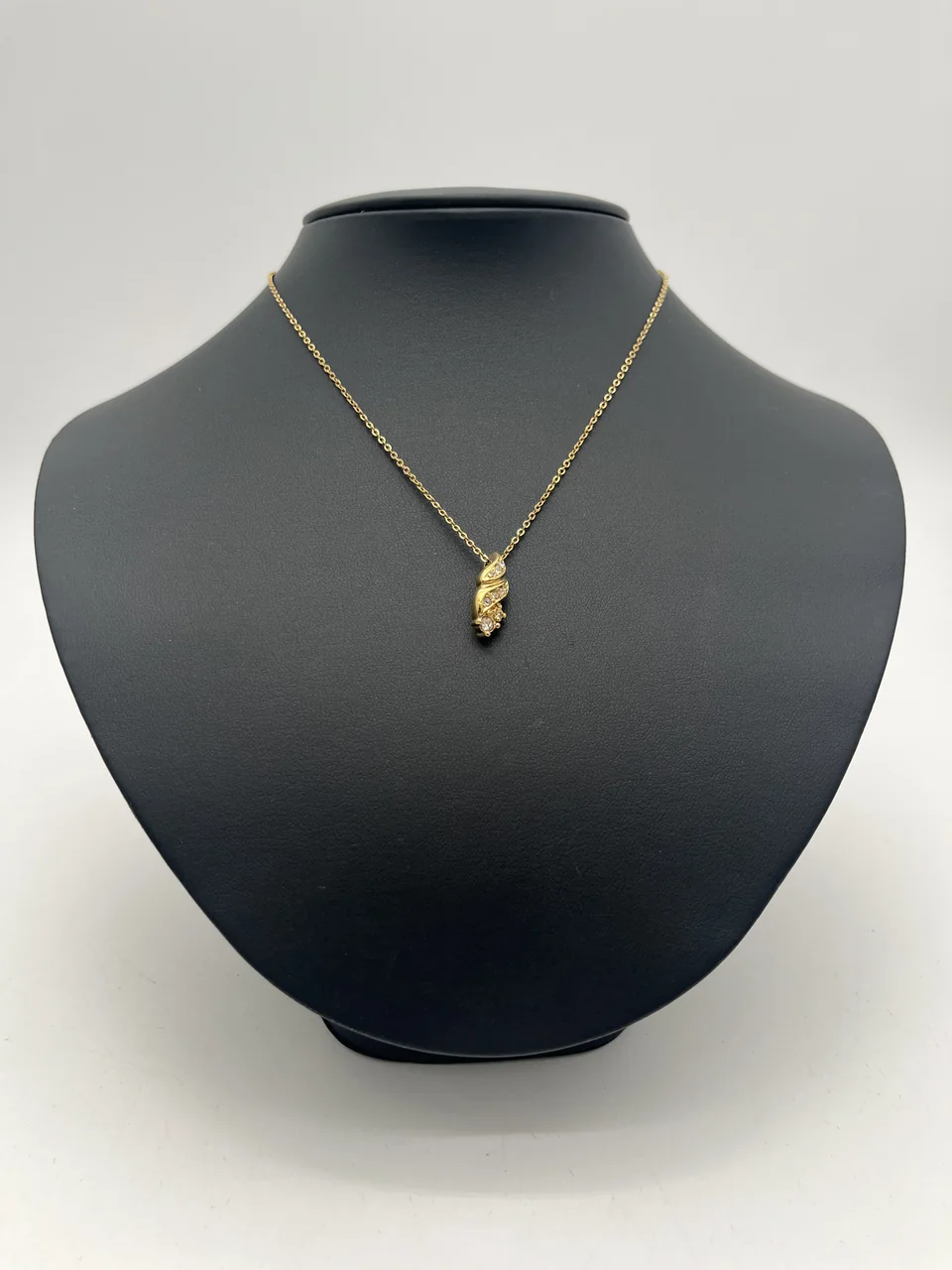 DIOR NECKLACE