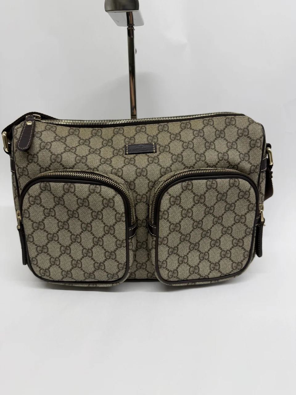 GUCCI GG SUPREME SHOULDER BAG (BROWN)