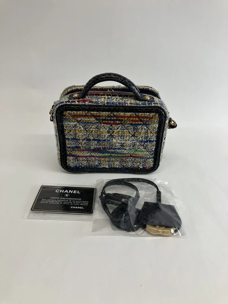 CHANEL CC FILIGREE (25 SERIAL CODE) hover